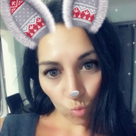 Meet your Posher, Melissa - Picture 2 of 2